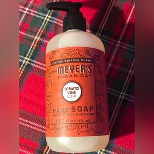 Mrs. Meyer's Clean Day Tomato Vine Hand Soap - Limited Edition